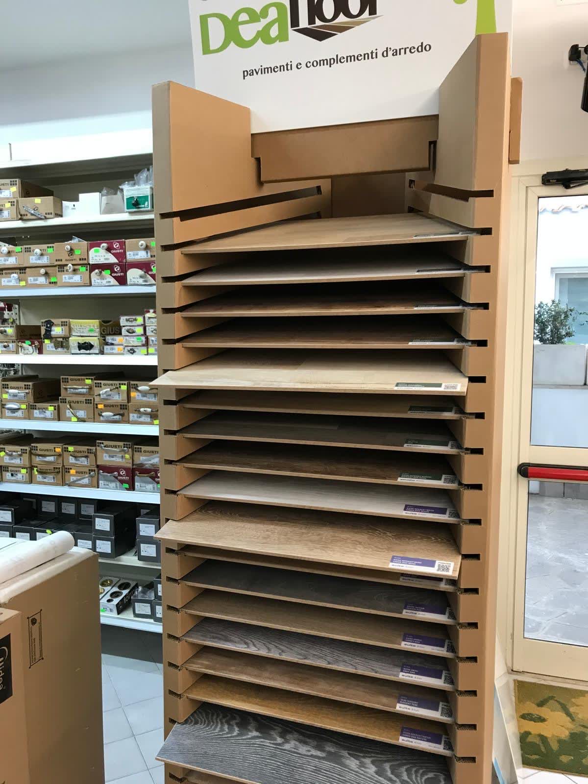 Espositore pavimenti e complementi d'arredo